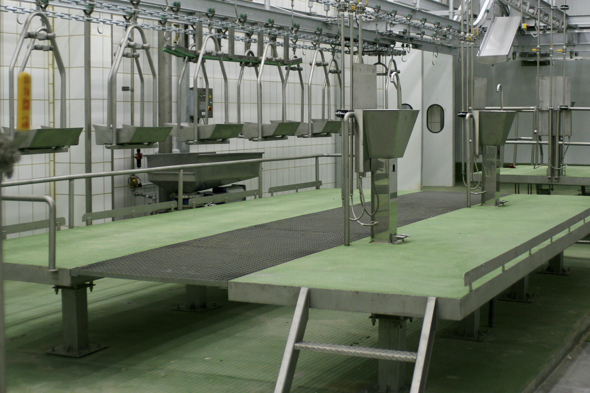 precio-plataformas-puestos-trabajo-porcino_MECANOVA pig-slaughterhouses-platforms_MECANOVA