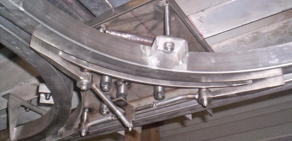 Zweigleisiges-Fleischschienensystem-aus-Edelstahl_MECANOVA_-