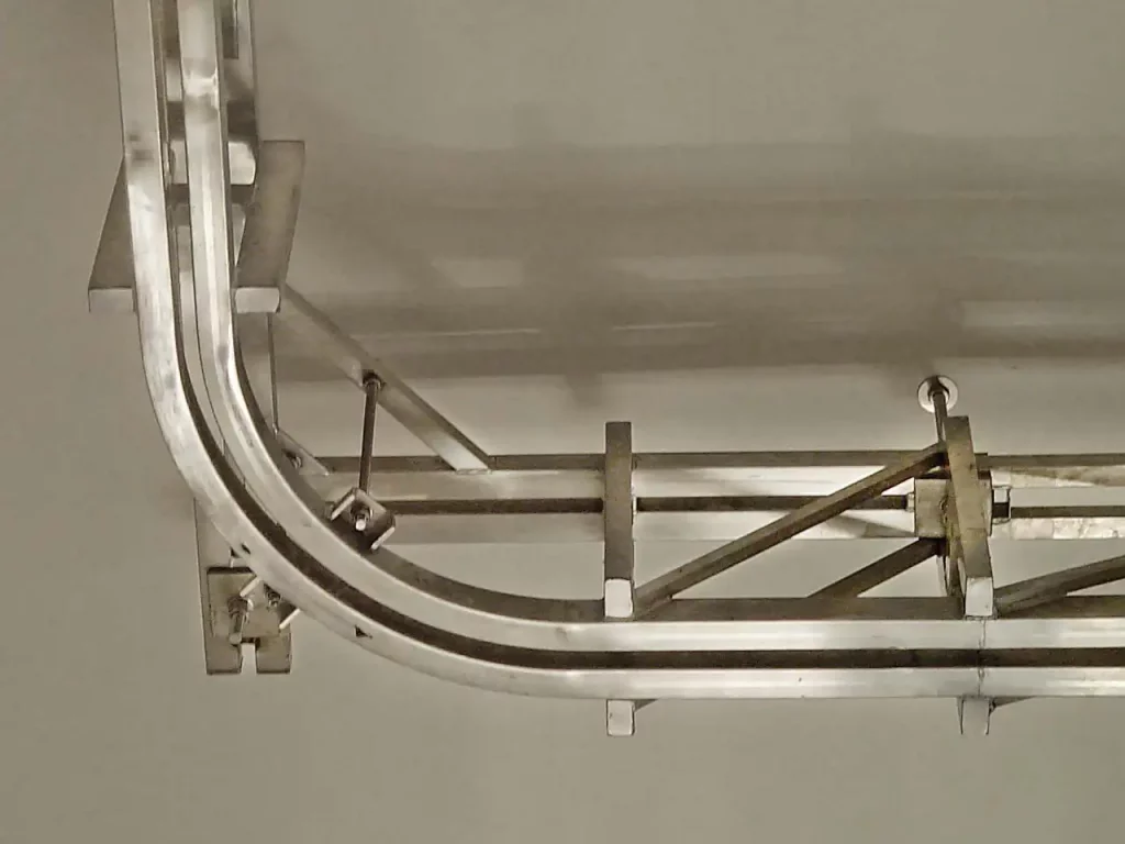 Kurven-för-Zweigleisiges-Fleischschienensystem-aus-Gitter_MECANOVA