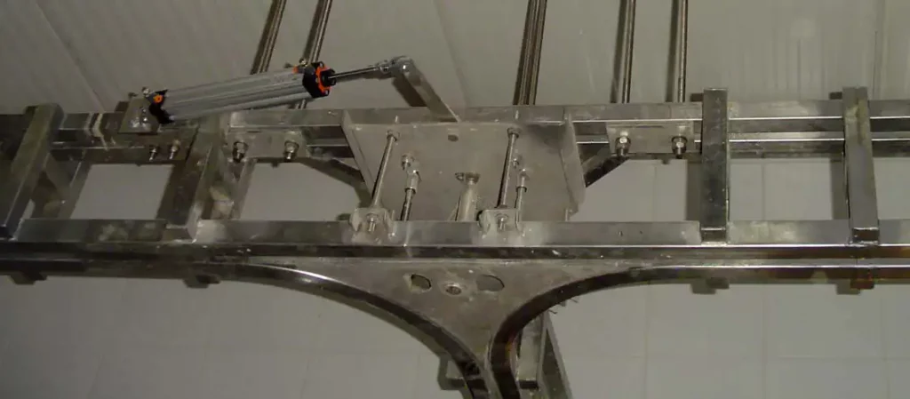 Abweichungen-för-Zweigleisiges-Fleischschienensystem-aus-Gitter_MECANOVA_