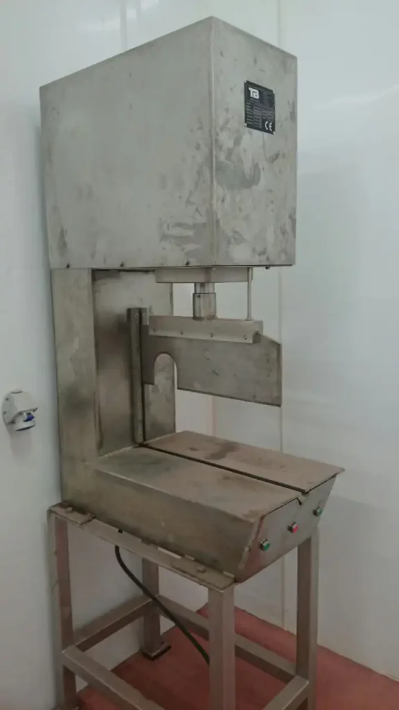 guillotine-zum-spalten-von-kopfen_MECANOVA-